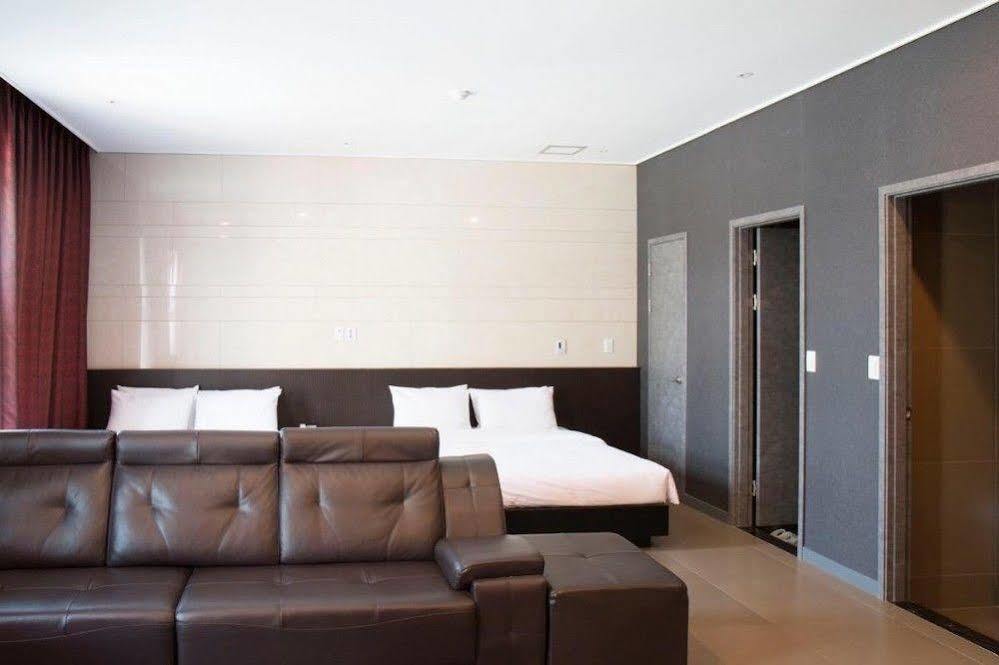 G Tourist Hotel Wolmido Incheon Exterior photo