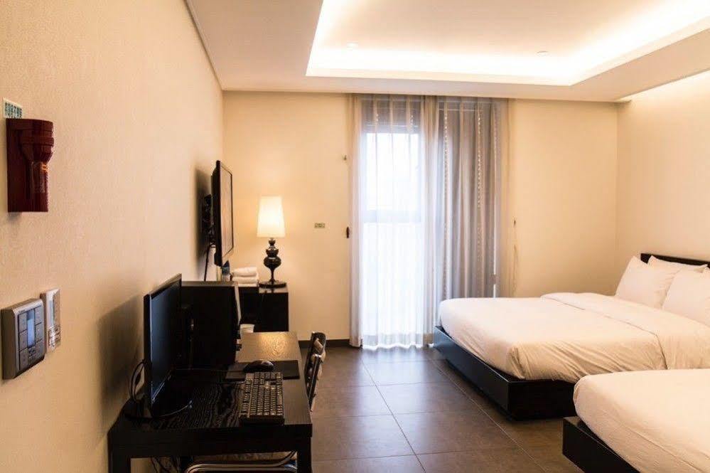 G Tourist Hotel Wolmido Incheon Exterior photo